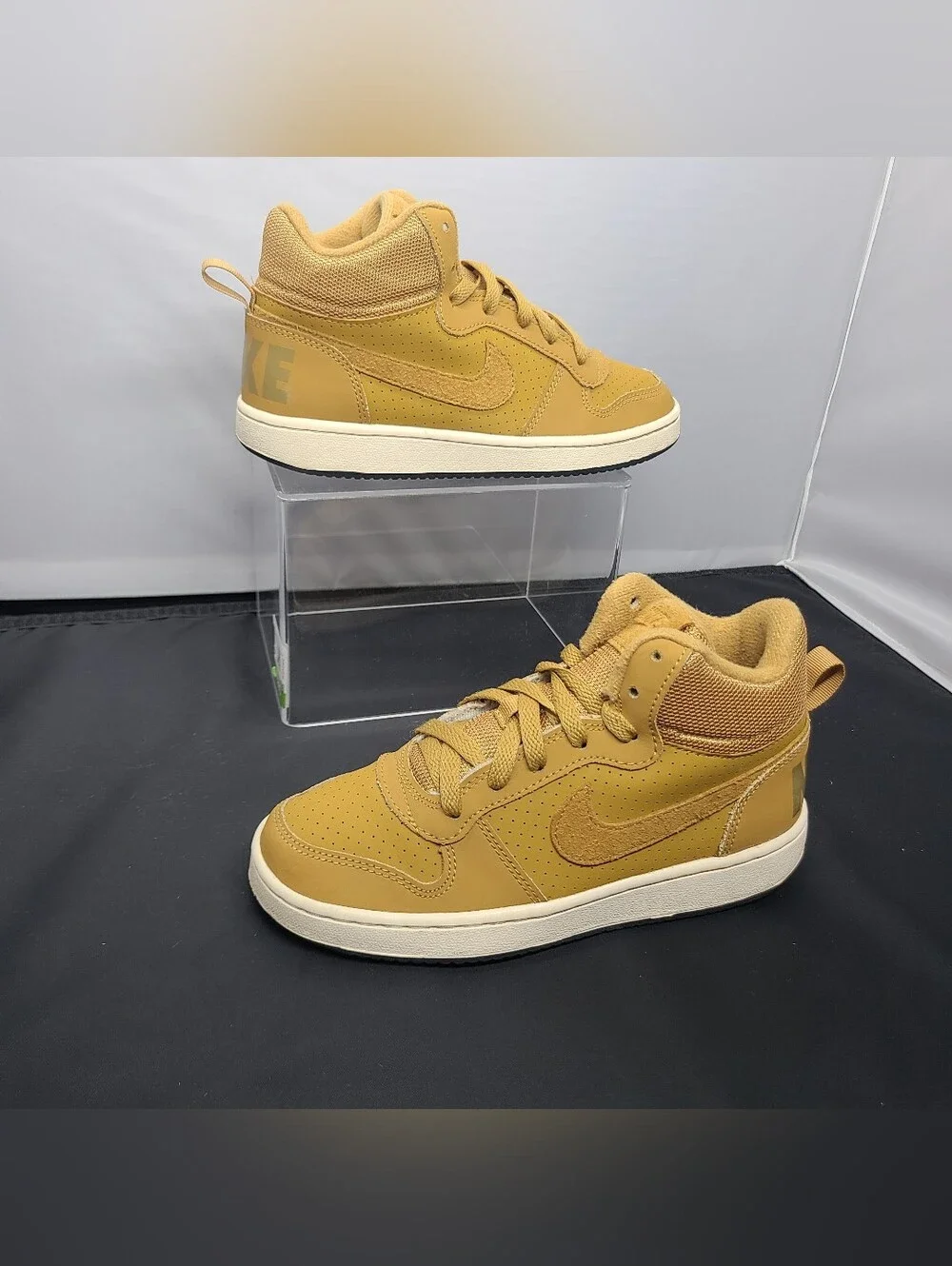 Nike Court Borough Mid GS 'Wheat' light brown kids size 3.5Y